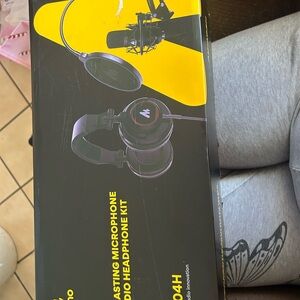 Maono Microphone and Headphone Set